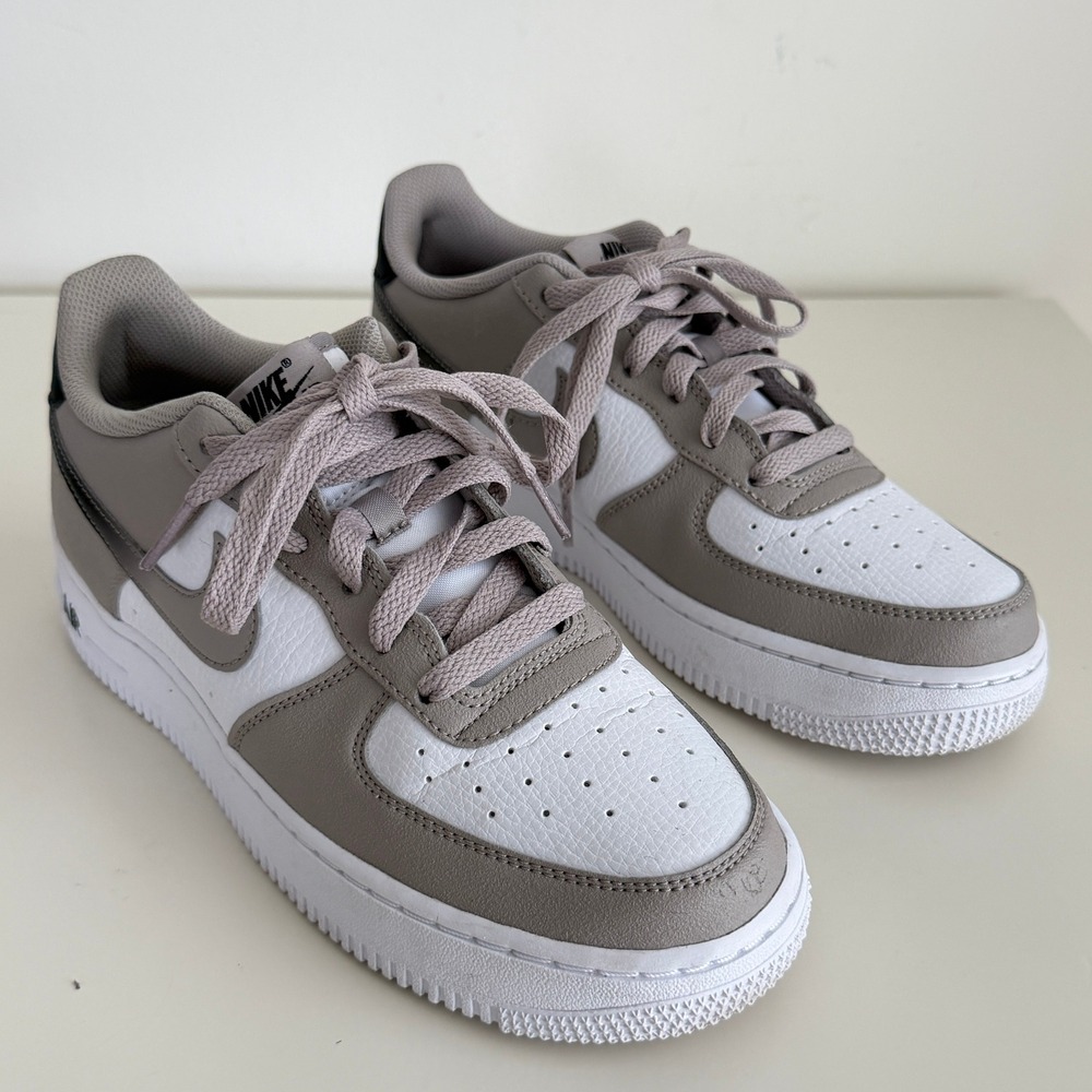 Nike Air Force 1 GS Sneaker Youth 6.5 Low Top White College Grey Shoes EU 39